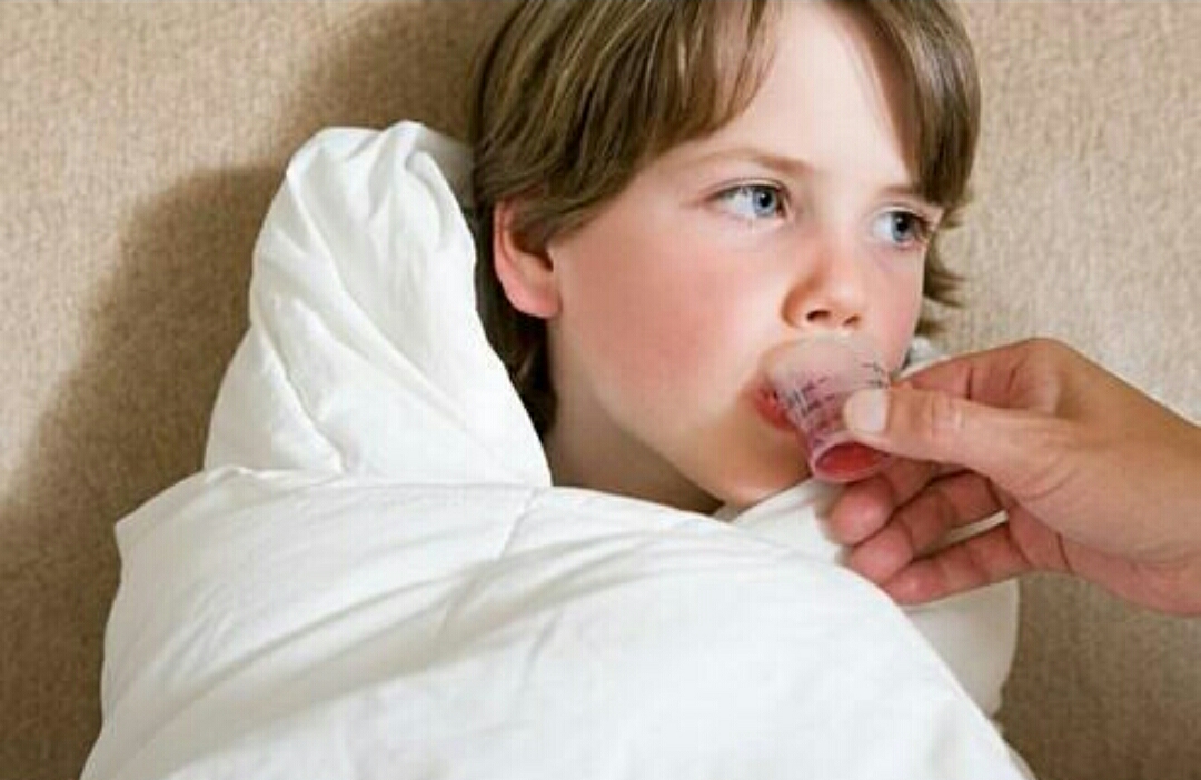 孩子感冒上药店买什么药,孩子感冒咳嗽去医院还是诊所