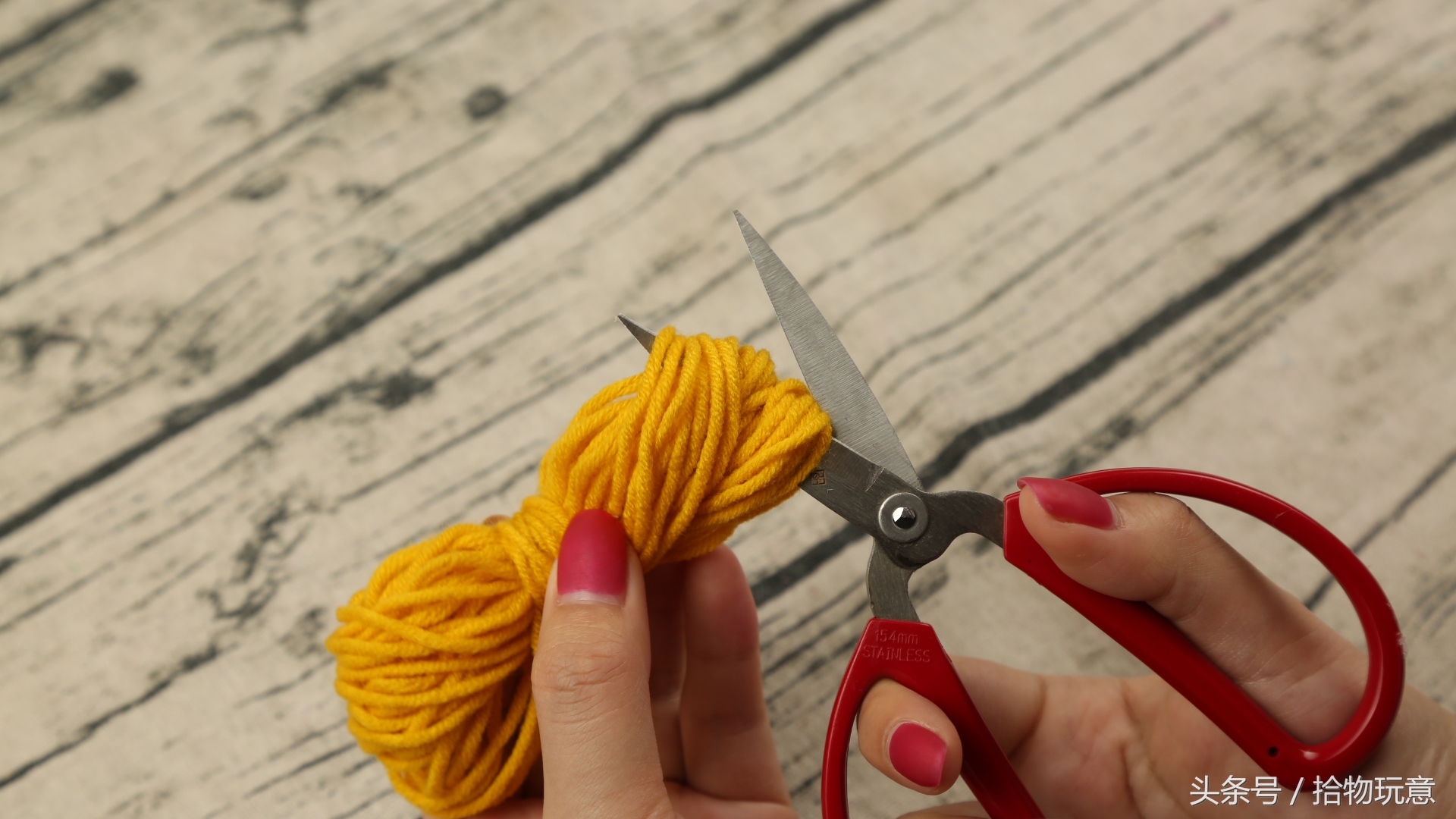 零碎布料旧毛线别压箱子里，简单几步做个帽子，实用漂亮又美观