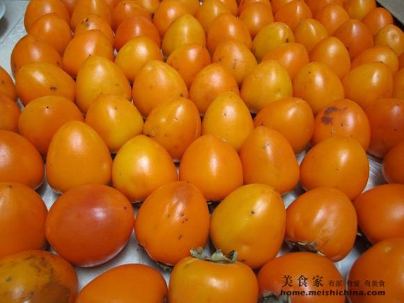 柿饼上的白霜是怎么来,柿饼上的白霜怎么出来的