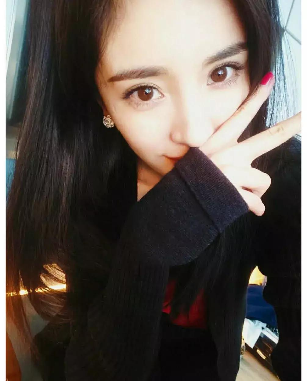 带货女王杨幂不愧是时尚的代言词 (杨幂带货女王流量一姐)