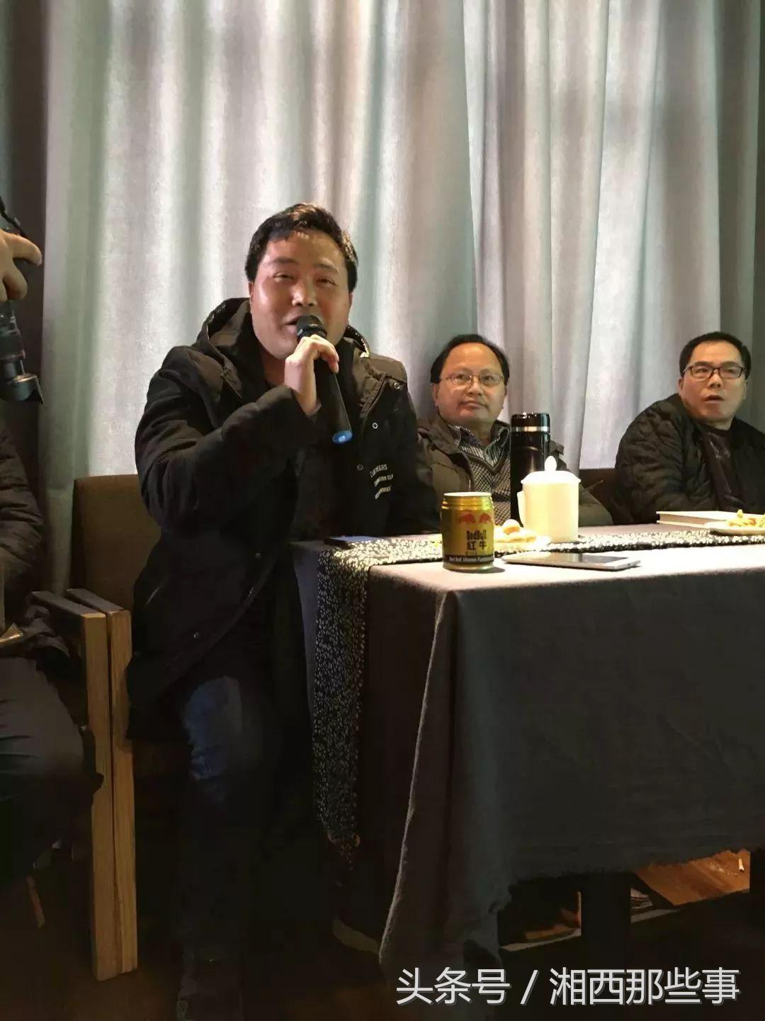 35岁，不想虚度人生，骑摩托车穿越青藏高原，写三本书还多次获奖