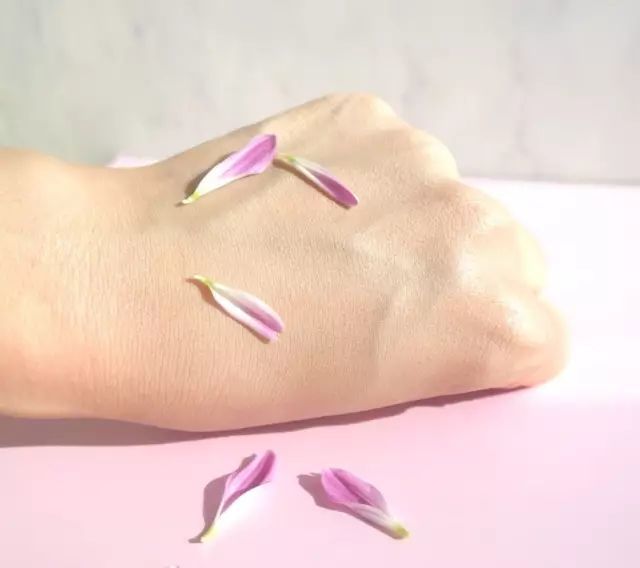 ysl气垫摇滚测评,珂莱欧和ysl气垫对比