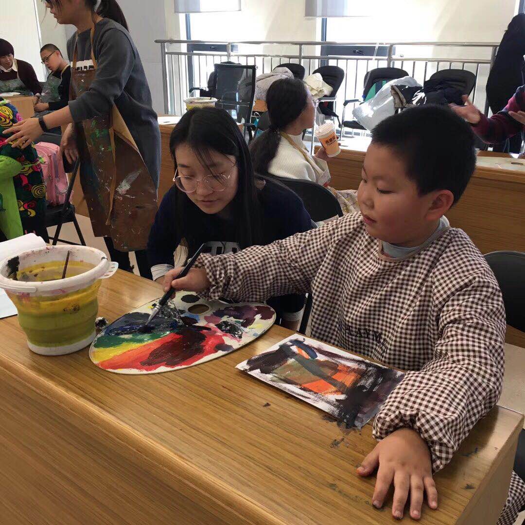 走进智障孩子世界,自闭症儿童的艰难成长之路