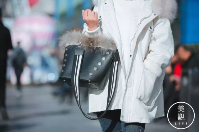 路人街拍表白,表白被拒绝还被说丑