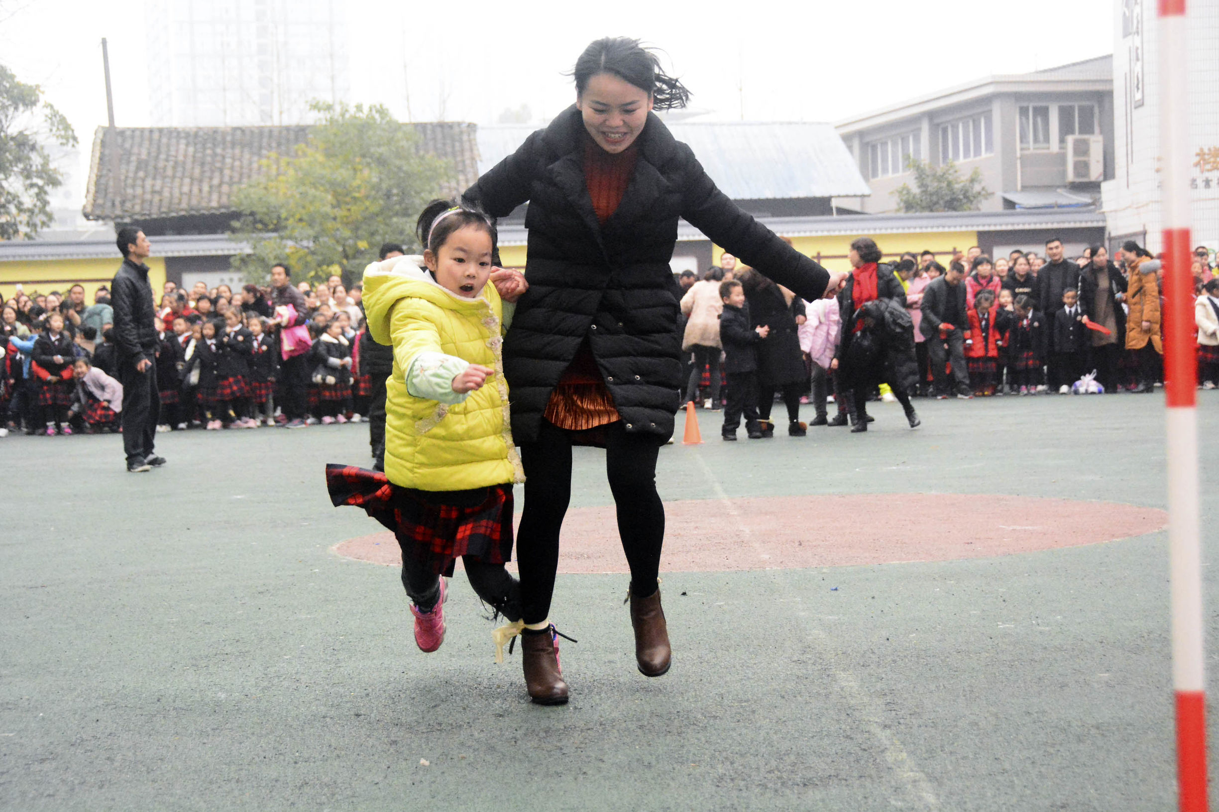 冬季亲子运动会游戏大班,巴州三中运动会