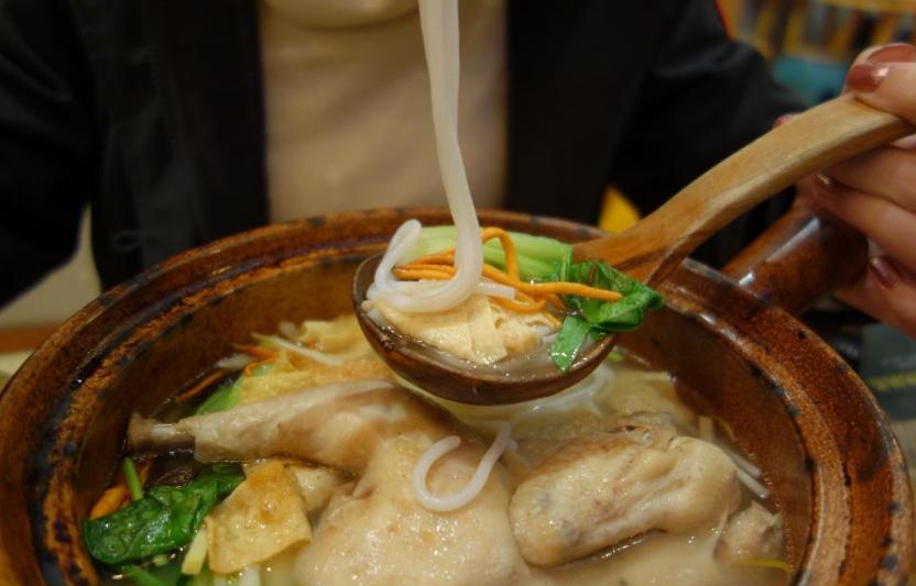 圣诞节热恋生活日记,开着轩逸陪女朋友搜集北京的圣诞树