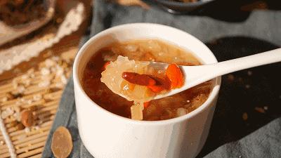 冬天干燥，宝宝却不爱喝水？这样做不仅补水还能健脾养胃