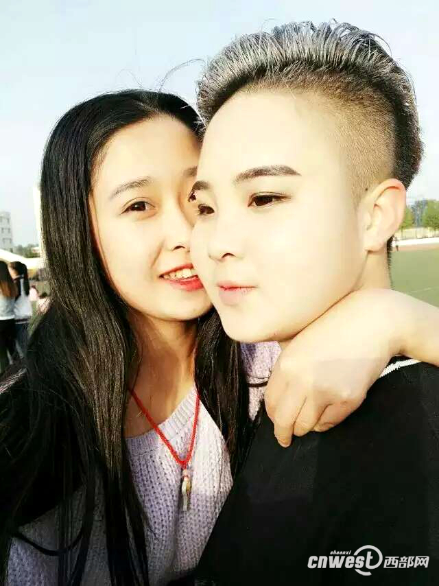 95后酷女孩如女版权志龙：陪我嗨陪我搞怪与深爱