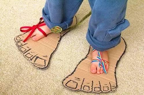 用废纸板可以给孩子做什么玩具呢,用废纸壳可以给孩子做哪些玩具