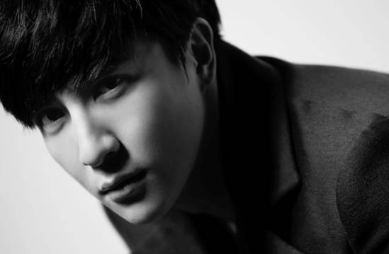 薛之谦丨一个“四线歌手”如何成为“网络最红段子手”？