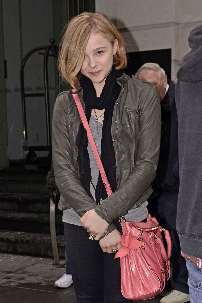 小贝大儿子与女友,小贝长子官宣订婚