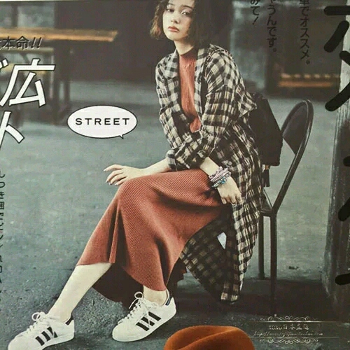 春装新款2022搭配简约高级韩版,春装这样搭配让你显瘦更显甜美