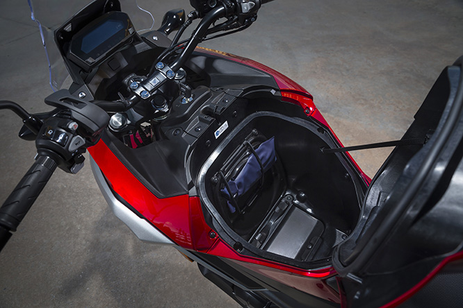 本田摩托车cb500x与nc750x对比,本田cb500x与nc750x怎么选