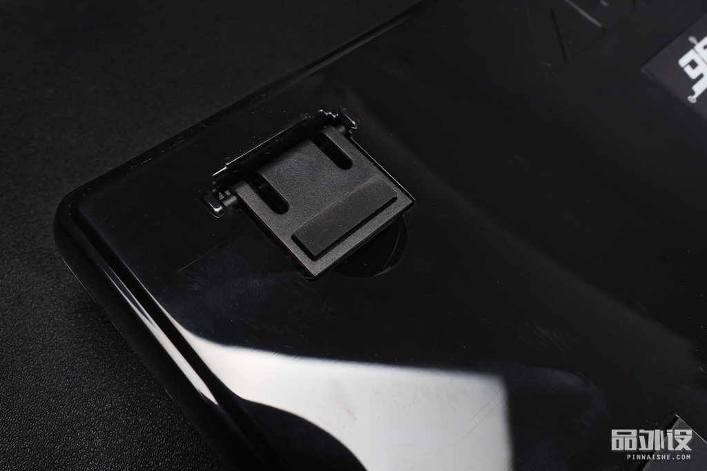 黑爵极客ak33怎么连接电脑,极氪黑爵背光键盘ak33怎么开灯