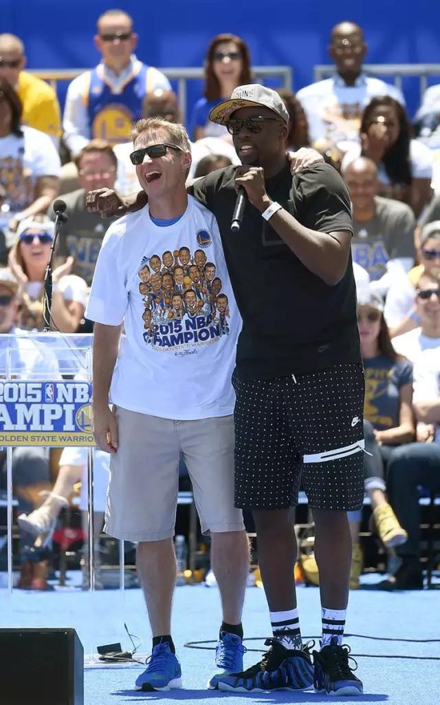 追梦格林童话球鞋,追梦格林的球鞋品牌叫什么