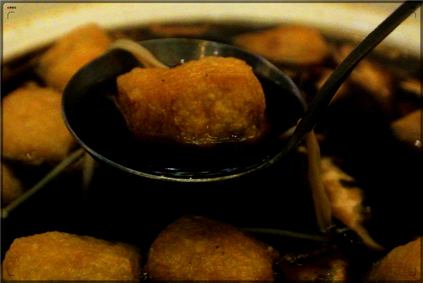 马来西亚巴生肉骨茶最正宗的做法,新加坡十二道锋味推荐的肉骨茶