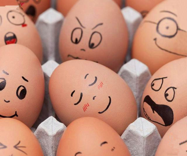 用鸡蛋壳这样养花1年不用施肥,鸡蛋壳别再扔了这样做比肉还好吃