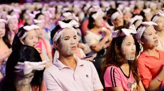 贴面膜导致黑斑,脸部黑斑面膜