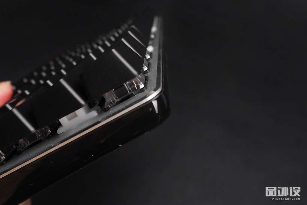 黑爵极客ak33怎么连接电脑,极氪黑爵背光键盘ak33怎么开灯