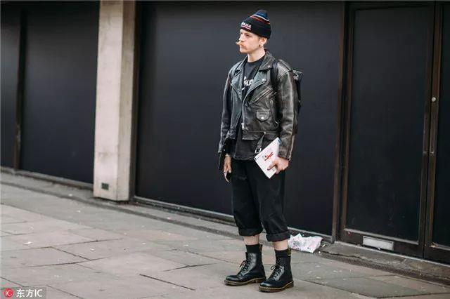 怎么选择一双合适的马丁靴,一双马丁靴的搭配