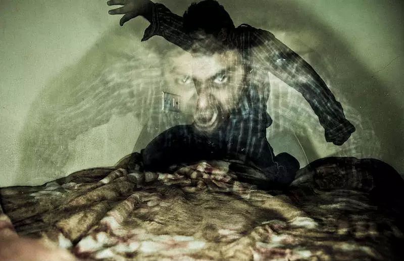 为什么会出现睡眠瘫痪,睡觉频繁出现睡眠瘫痪