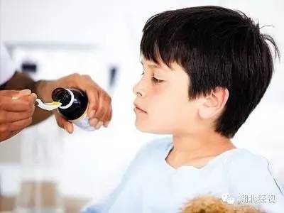 武汉妈妈不看说明书凭习惯喂药,4个月大宝宝竟突然“便血”