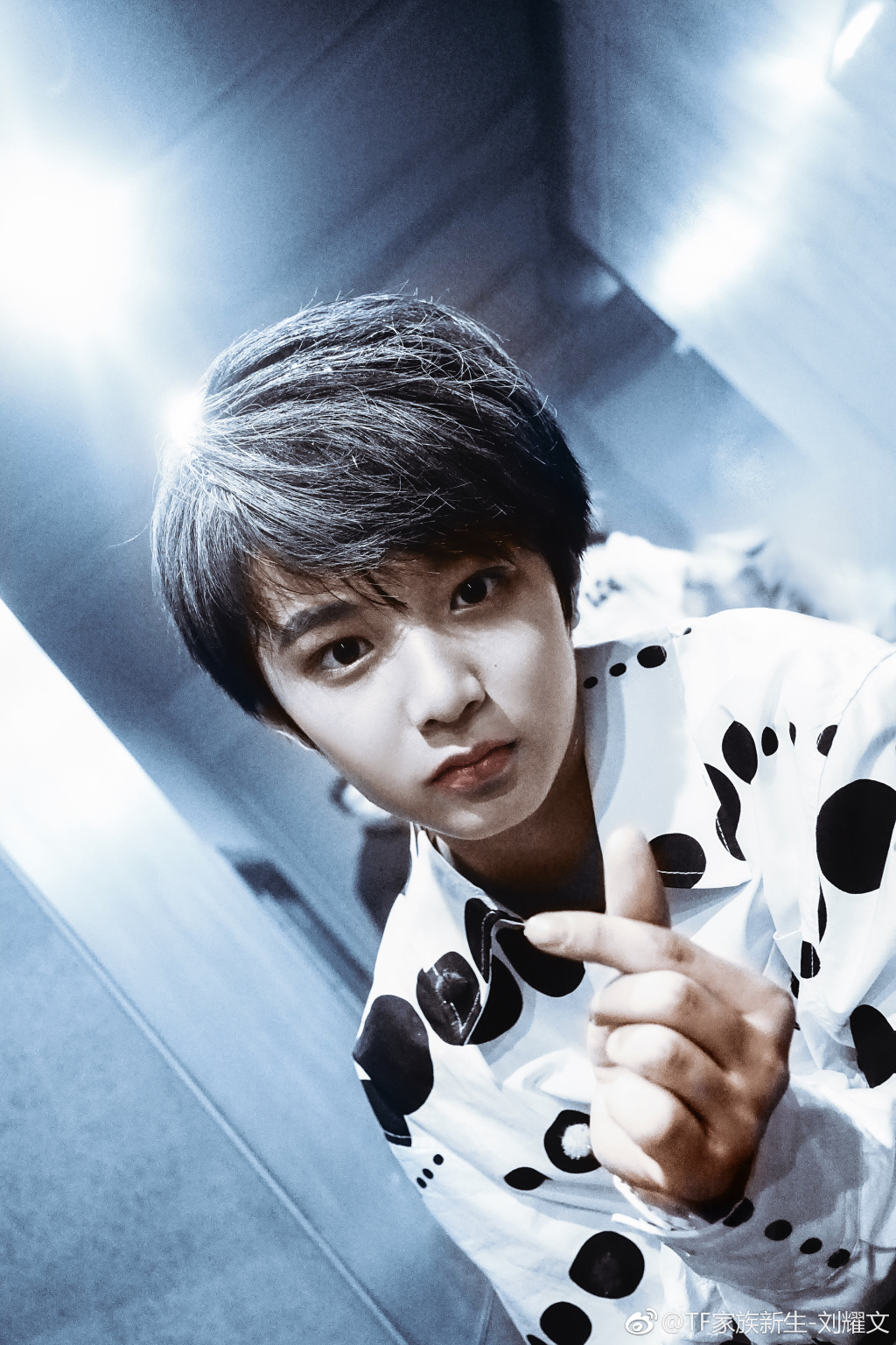 他是TF家族的忙内，江湖人称钢铁直男小狼崽，却有一颗当老大的心