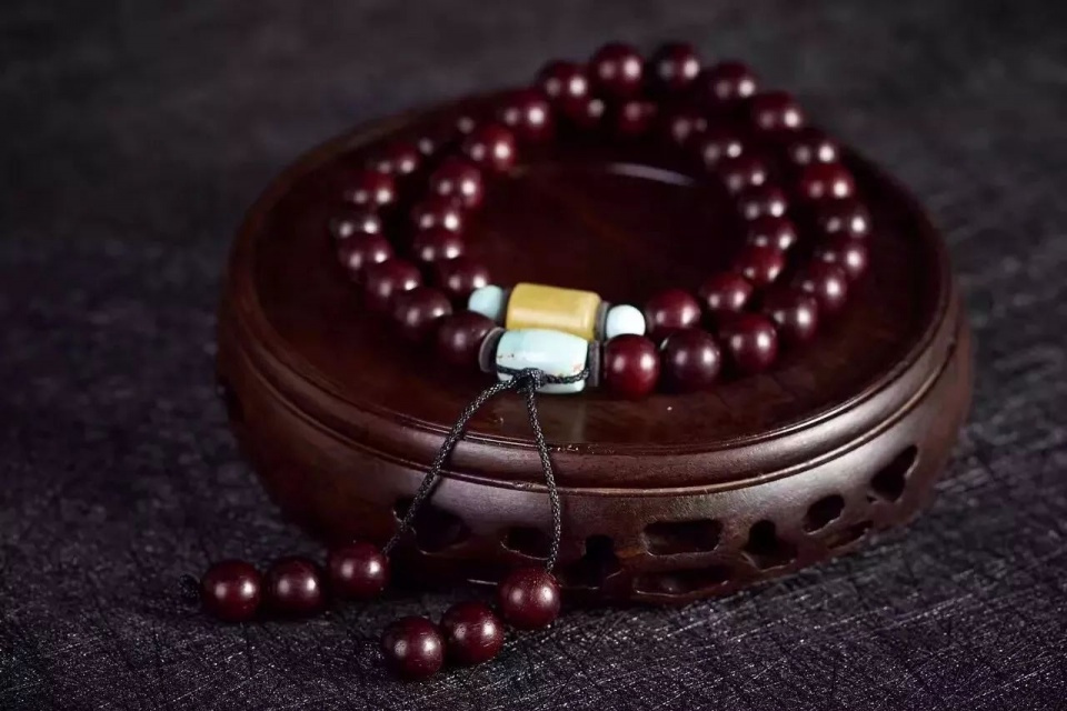 108颗手串四圈太紧三圈太松怎么办,小叶紫檀手串盘玩袋使用方法