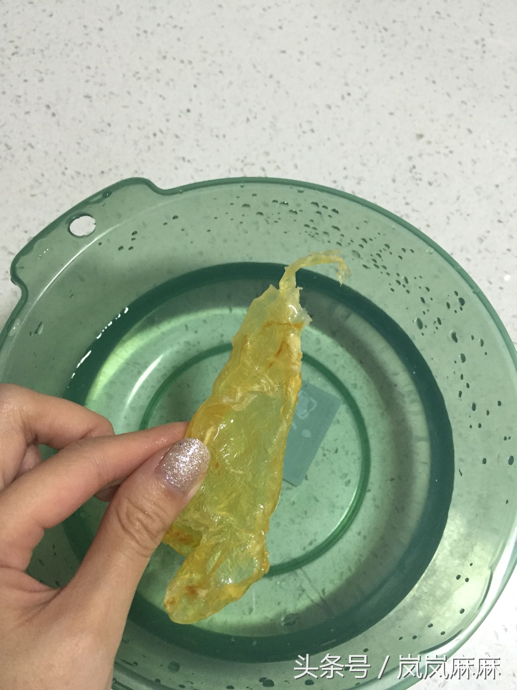花胶干货怎么弄才软,花胶怎么去腥呢我有三招传授给您