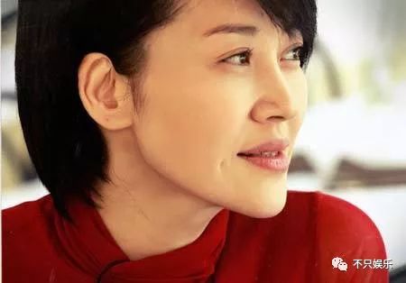 许晴到底是怎么保养的？48岁的年纪还有着少女的模样和*女熟**的身材