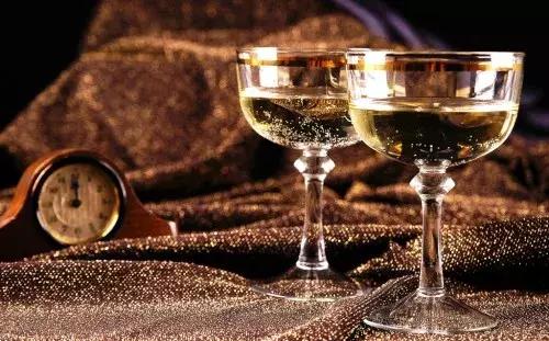 起泡酒的口感和饮用方法,起泡酒怎么才能喝出高级感