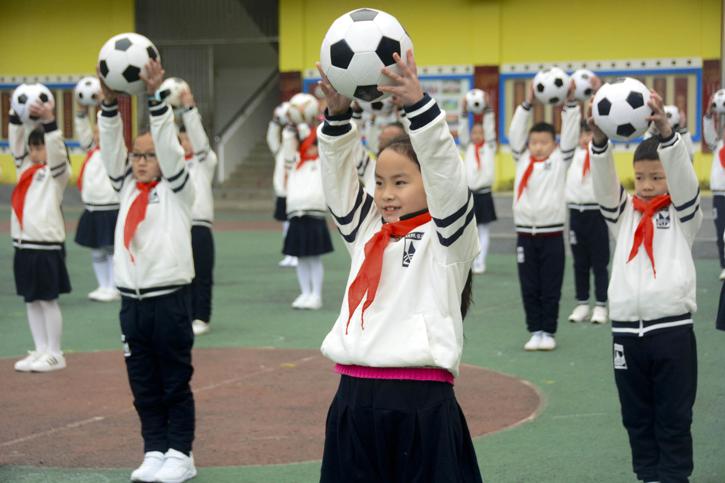 红山区第17小学足球啦啦操,三小校运会啦啦操