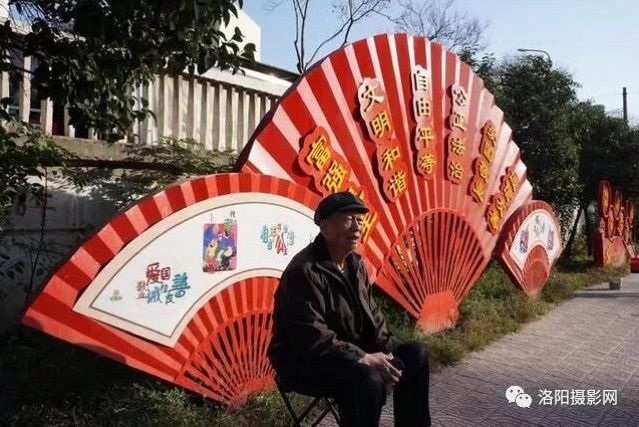 一个手机摄影师,一个摄影师日常记录生活