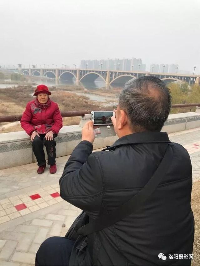 一个手机摄影师,一个摄影师日常记录生活