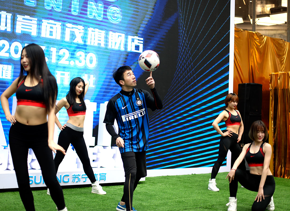 给球迷颁个奖，都搞这么隆重！这家中超足球俱乐部真是爱球迷！