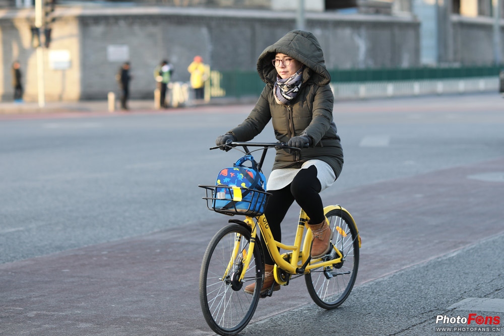 佳能ef85mm1.2人像王测评,佳能定焦镜头ef50mm1.8