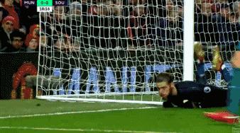 曼联逼平伯恩利,曼联爆冷被逼平