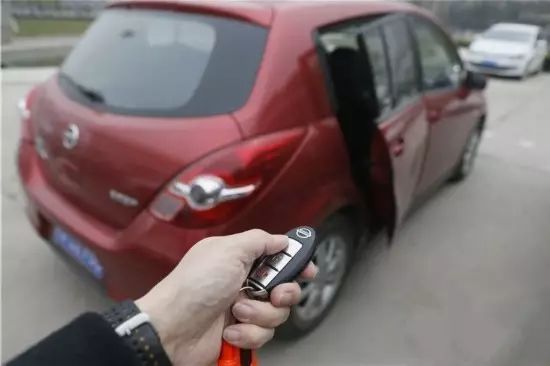 无业男子狂盗首饰,男子盗窃黄金跨省逃离