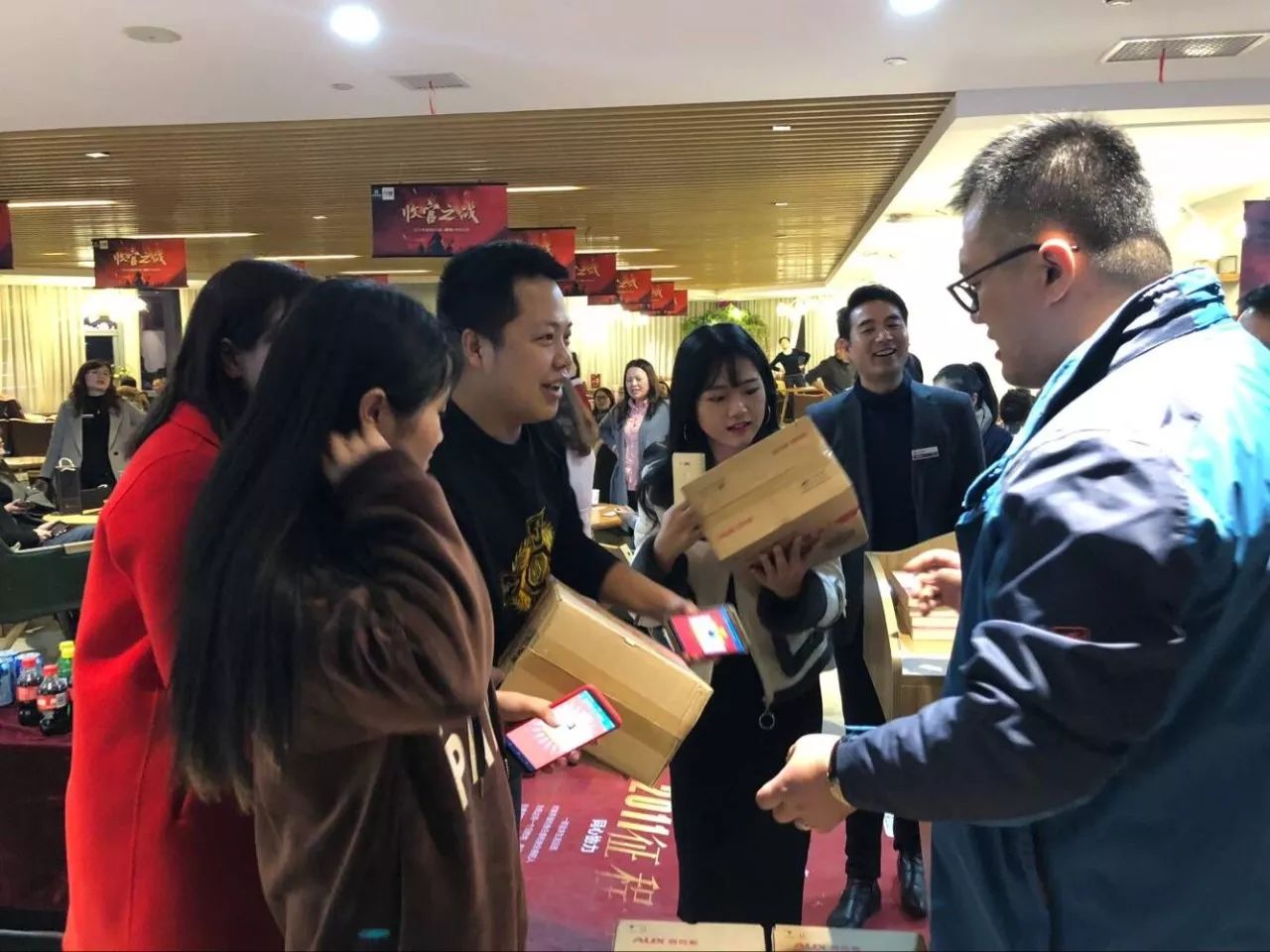 登顶NO.1！成都生活家“创纪录盛典”点燃元旦夜！