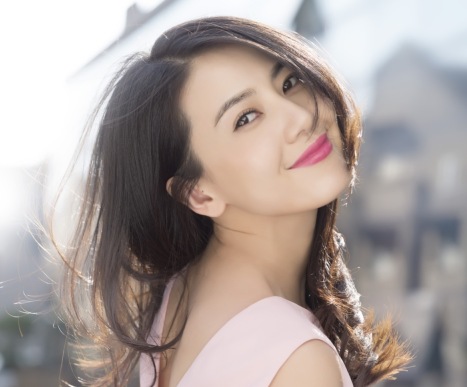 无需动刀的整容术？2018最IN眉形不是平眉、一字眉，而是……