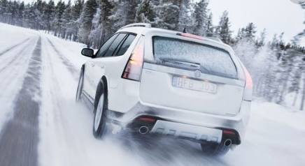 天气冷了挡风玻璃总是起雾怎么办,天气冷了汽车玻璃起雾怎么办