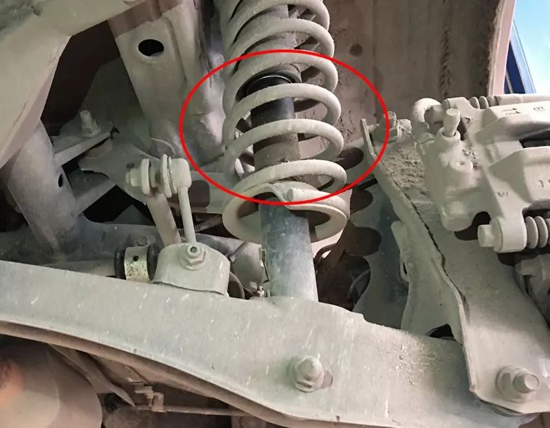 老迈腾和新迈腾综合测评,7年车大保养都需要做什么