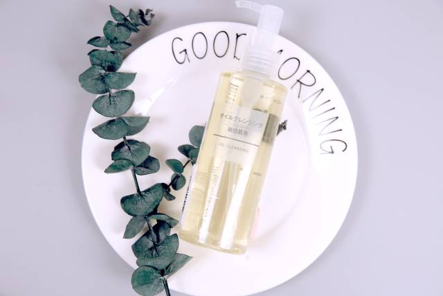 实用又好用的卸妆方法,用什么卸妆可以一次搞定