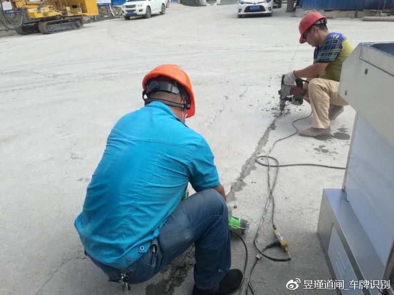 停车场道闸怎么安装的视频,安装停车场道闸多少钱