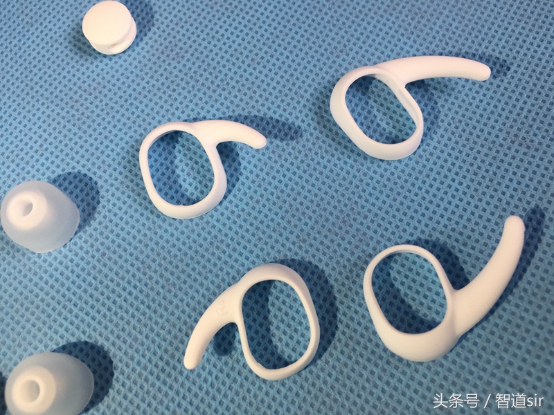 歌星在你耳畔—QCYQY19蓝牙耳机