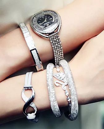 施华洛世奇10年前买的,施华洛世奇水晶卖了值钱吗