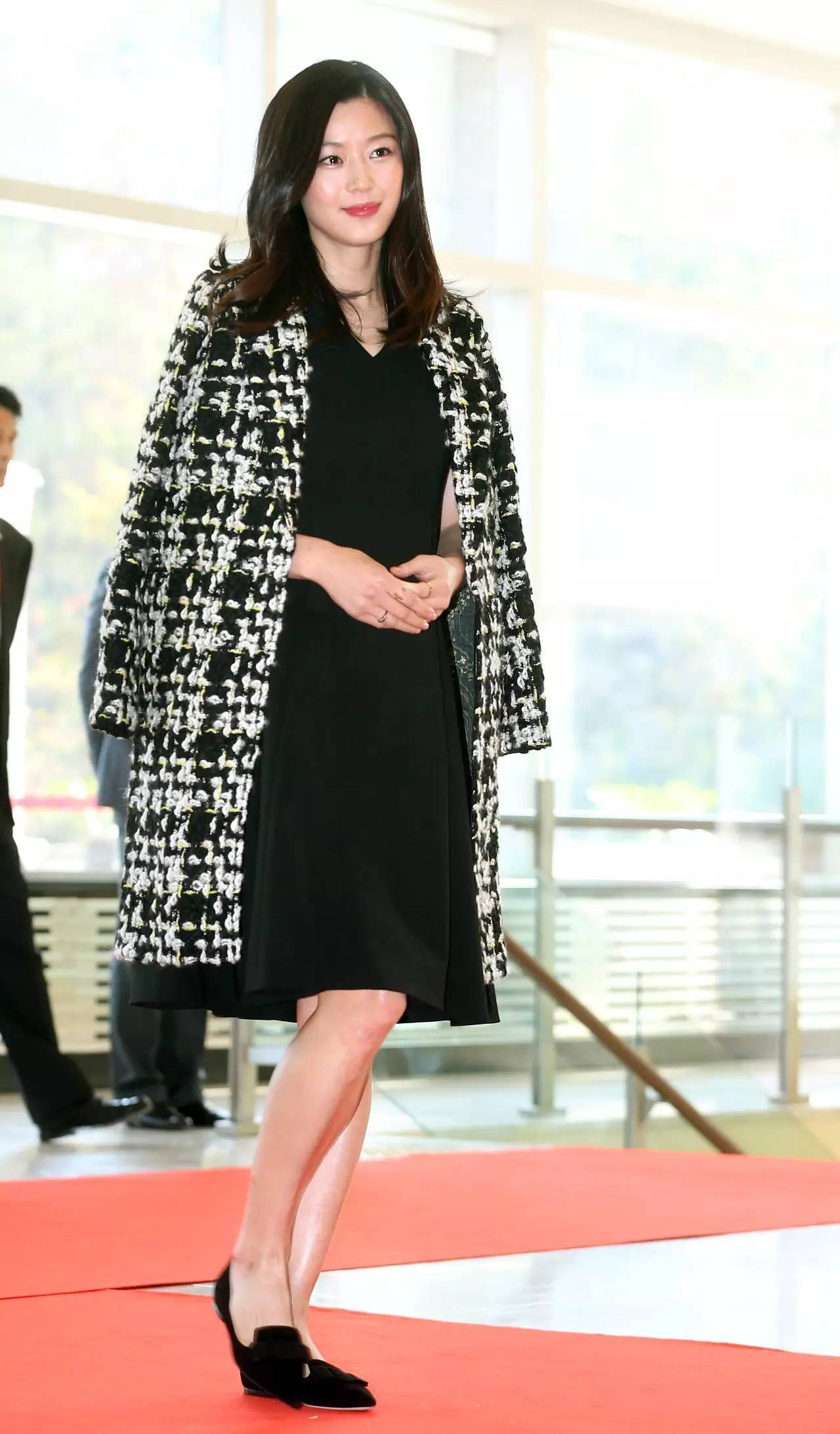 有哪些好看的小黑裙,小众又有设计感夏天必备小黑裙