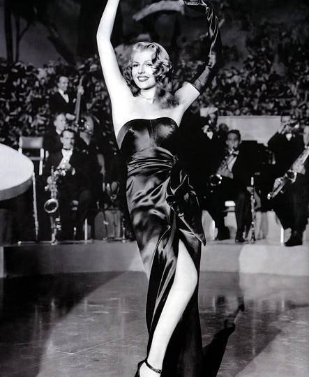 有哪些好看的小黑裙,小众又有设计感夏天必备小黑裙