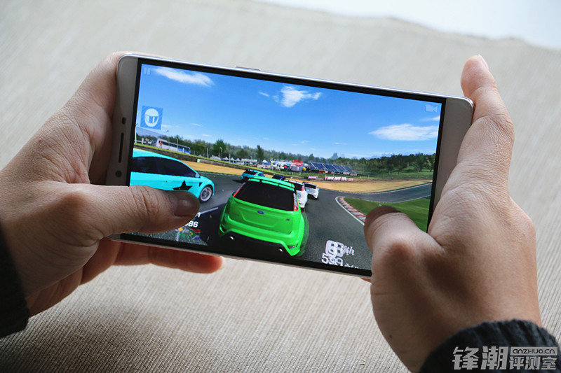 优雅与暴力的完美结合体,oppor7和oppor7plus对比