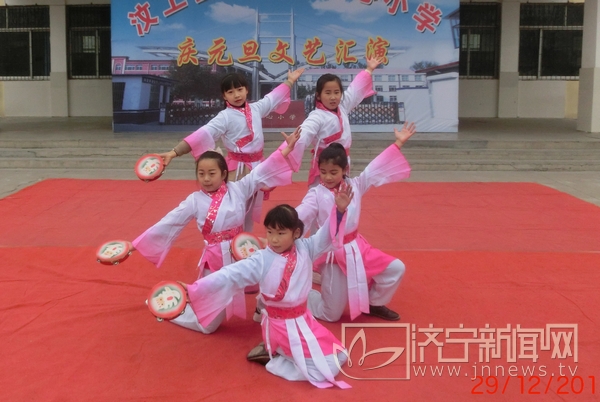 杨店中心小学升国旗,杨疃镇中心小学文艺汇演